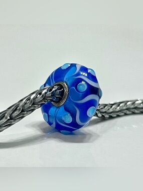 Authentic Trollbeads Elegant Christmas Blue Bead